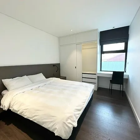 Louis, Homey And Fully Equipped Apartment-3